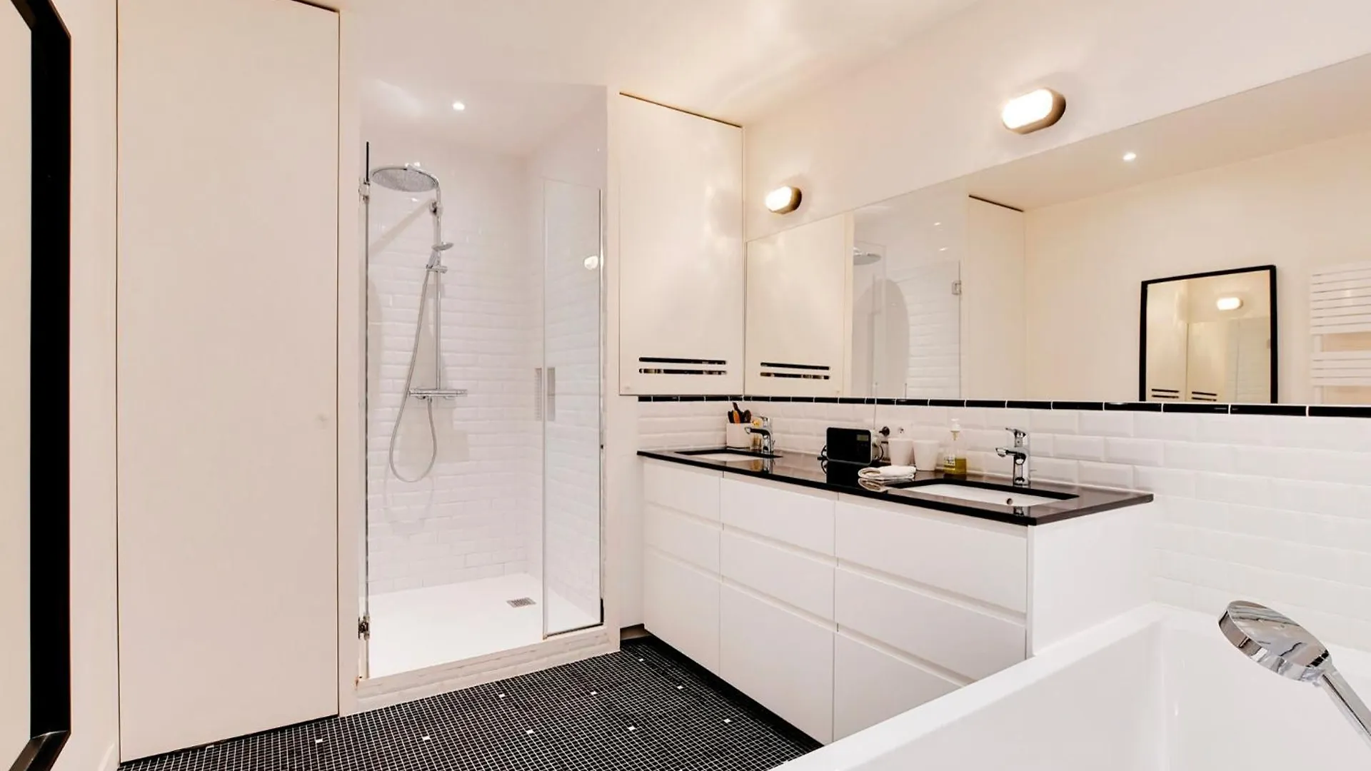 Appartement Spacieux Et Elegant - Grds Boulevards Parijs 0*,  Frankrijk